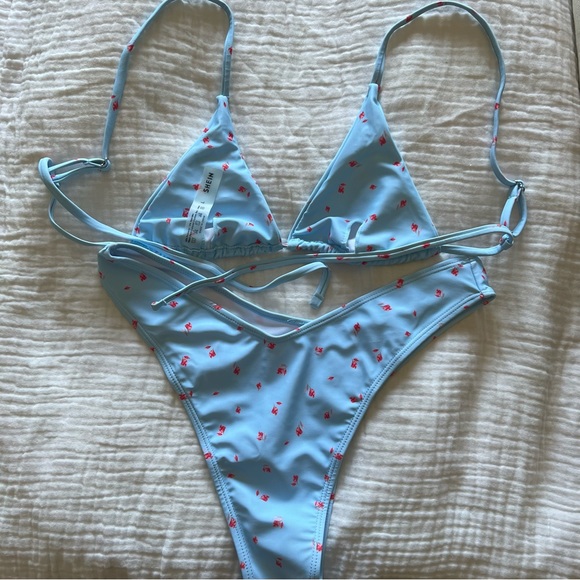 Blue with Pink Rose Print Bikini. - Picture 4 of 6